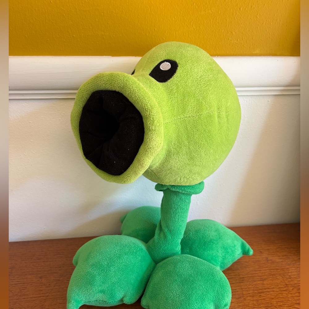 2012 plants vs zombies peashooter plush large